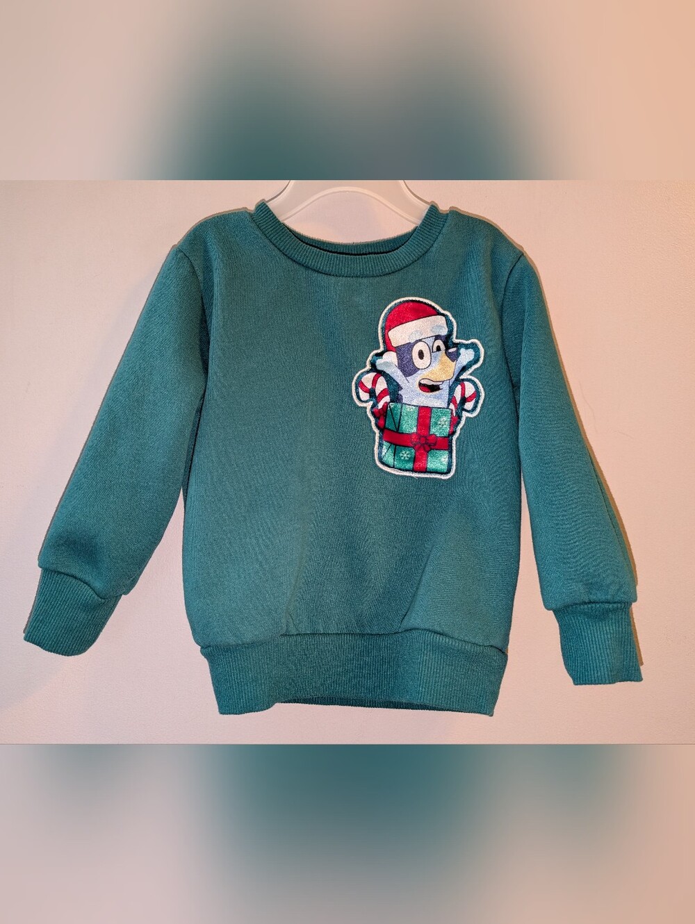 🧑‍🎄 Bluey Teal Christmas Holiday Festive Sweatshirt w Fun Puffy Appliquees 2T